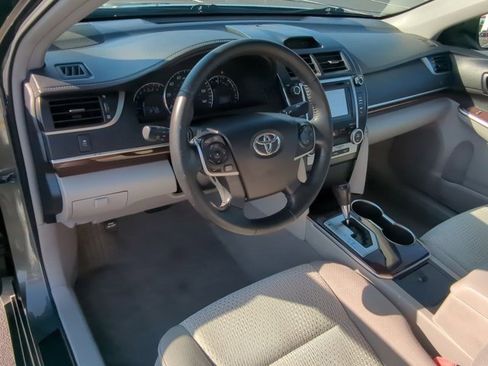 Used 2014 Toyota Camry XLE image 13