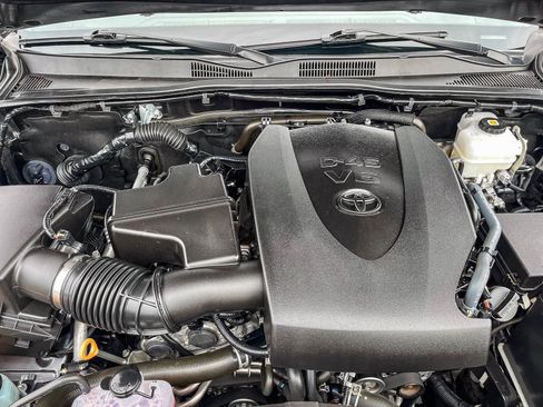 Used 2023 Toyota Tacoma TRD Off-Road w/ Black Out Package (TMS) image 26