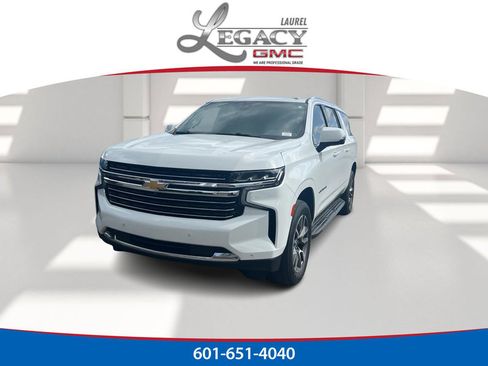 Used 2021 Chevrolet Suburban LT w/ LT Signature Package image 1