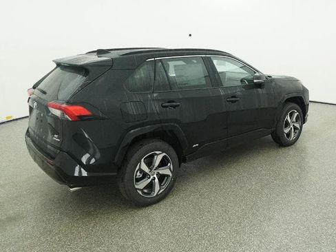 New 2025 Toyota RAV4 SE image 9