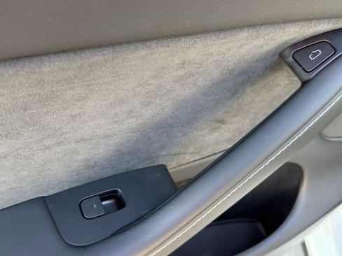 Used 2023 Tesla Model Y Long Range image 17