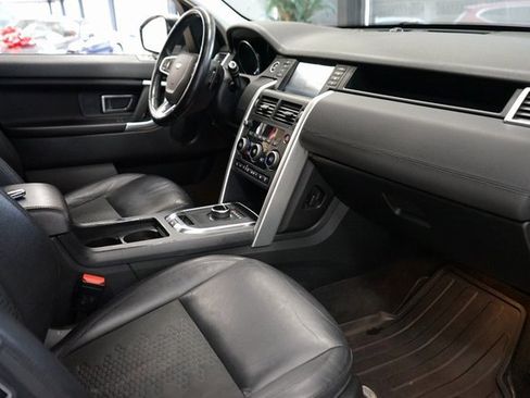 Used 2018 Land Rover Discovery Sport SE image 38
