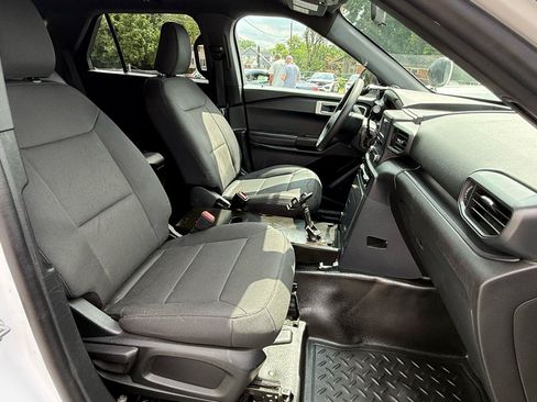 Used 2021 Ford Explorer 4WD Police Interceptor image 3