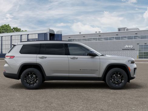 New 2026 Jeep Grand Cherokee L 4WD image 12