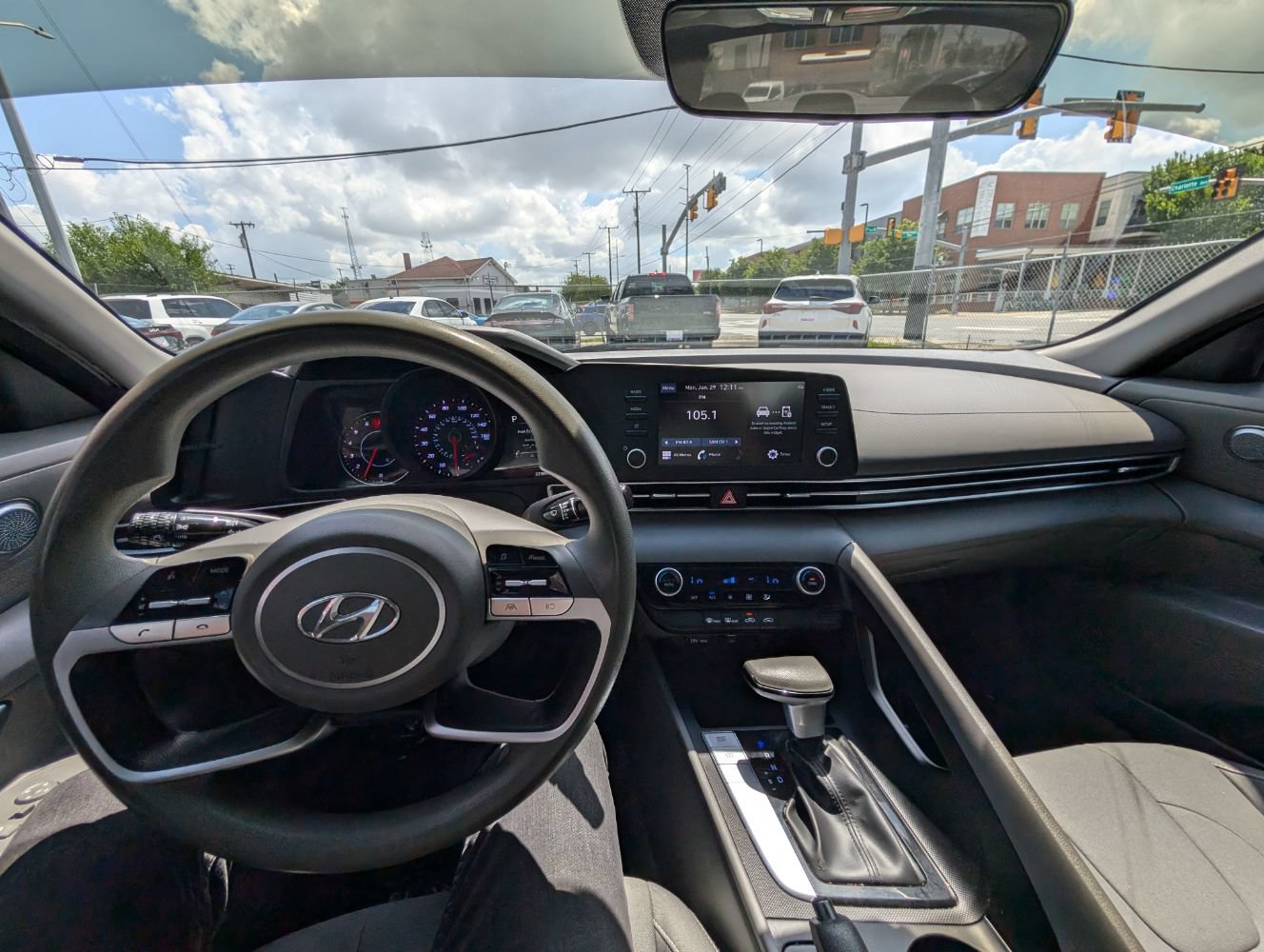 Used 2023 Hyundai Elantra SEL w/ Cargo Package FWD image 21