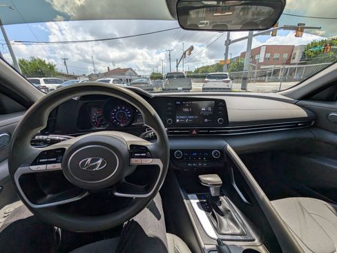 Used 2023 Hyundai Elantra SEL w/ Cargo Package FWD image 21