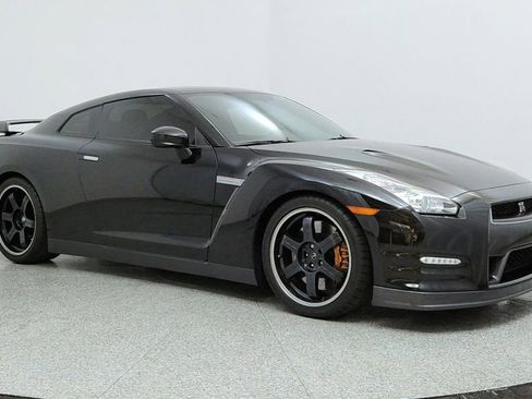 Used 2012 Nissan GT-R Black Edition image 7