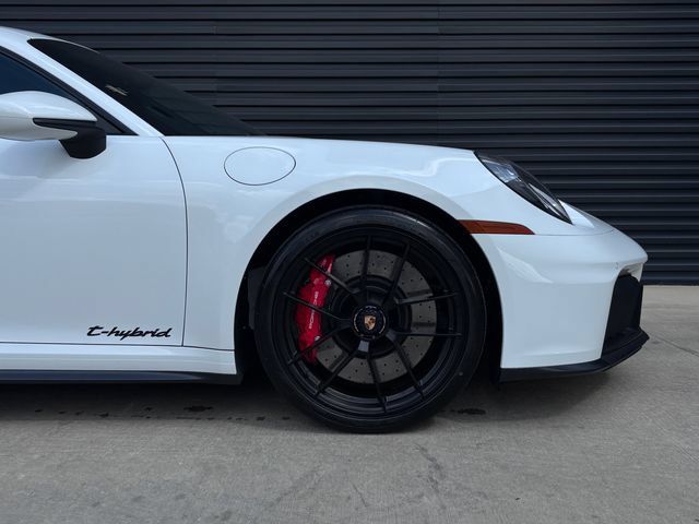 Certified 2025 Porsche 911 Carrera GTS RWD image 11