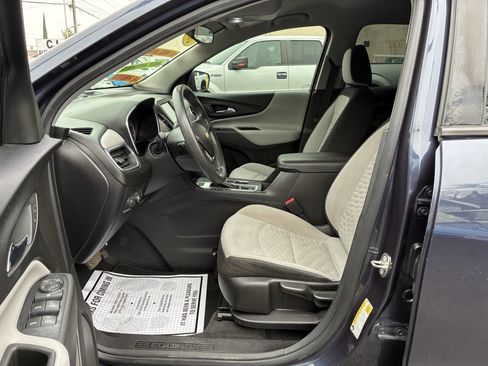 Used 2018 Chevrolet Equinox LS image 3