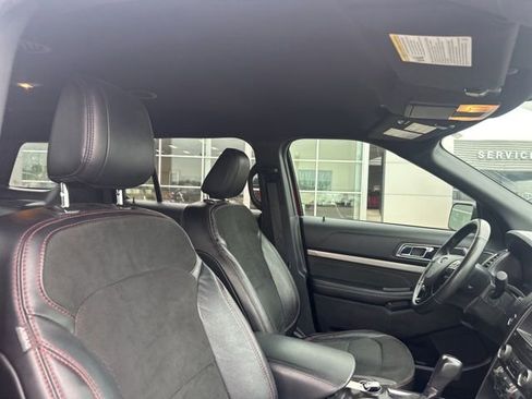 Used 2019 Ford Explorer XLT w/ Equipment Group 202A FWD image 9