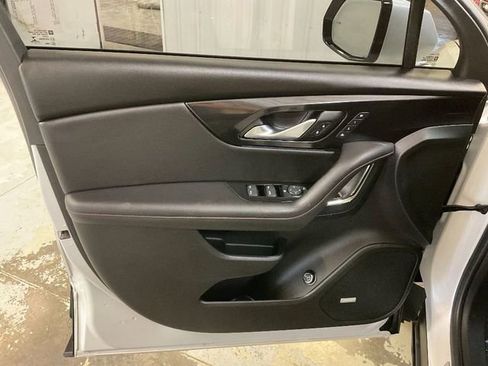 Used 2022 Chevrolet Blazer RS w/ Enhanced Convenience Package image 11