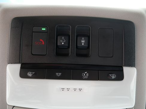 Certified 2023 Nissan Rogue SV w/ SV Premium B Package AWD/4WD image 34