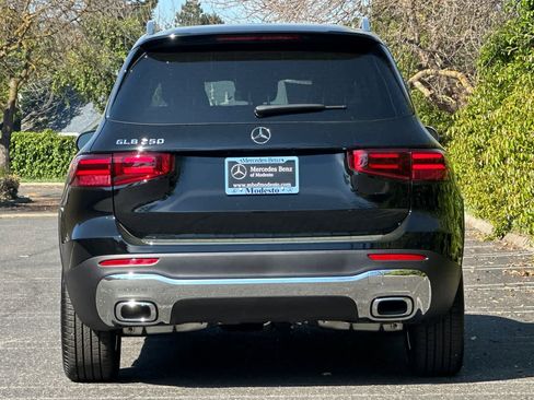 New 2026 Mercedes-Benz GLB 250 image 4