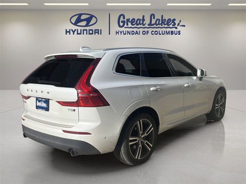 Used 2018 Volvo XC60 T5 Momentum w/ Vision Package image 5