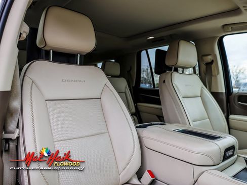 Used 2021 GMC Yukon Denali w/ Denali Ultimate Package image 18