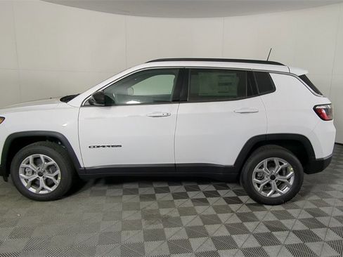 New 2026 Jeep Compass Latitude image 7
