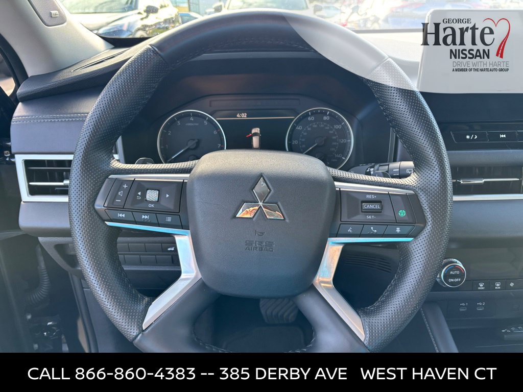 Used 2025 Mitsubishi Outlander SE AWD/4WD image 12
