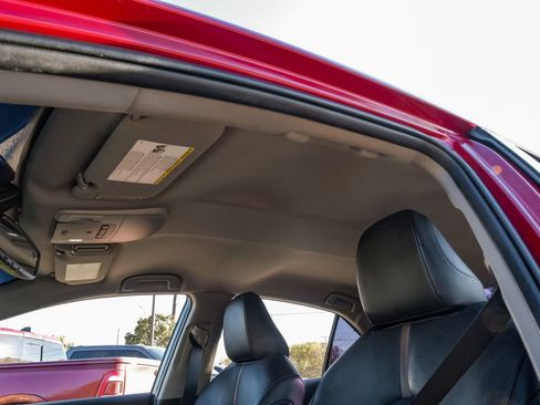 Used 2018 Toyota Camry XLE image 35