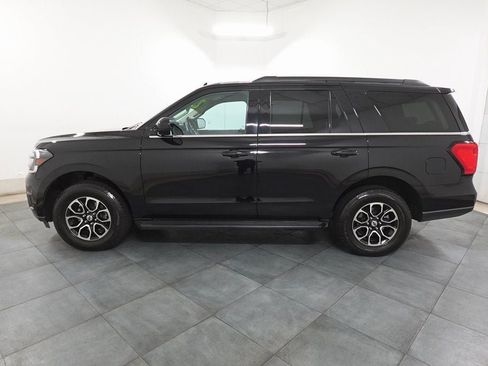 Used 2022 Ford Expedition XLT image 2