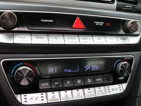 Used 2019 Hyundai Sonata Limited w/ Ultimate Package 04 FWD image 17