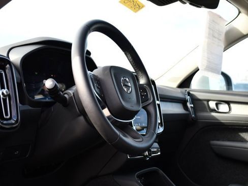 Certified 2025 Volvo XC40 B5 Plus image 12