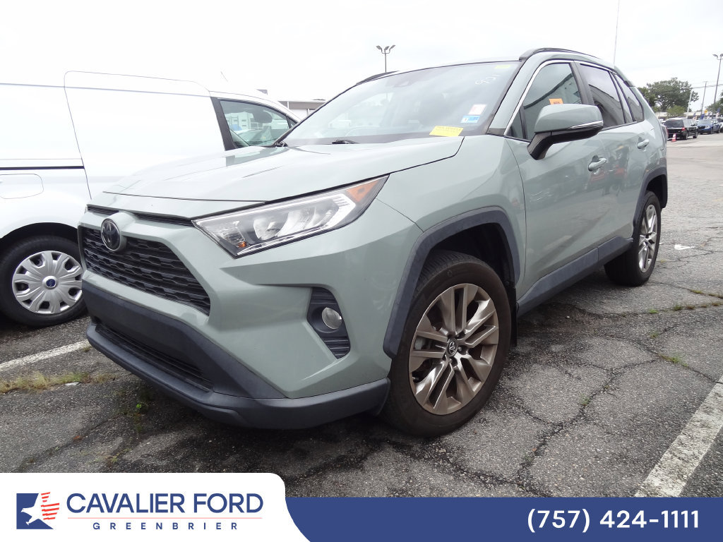 Used 2019 Toyota RAV4 XLE Premium FWD image 2