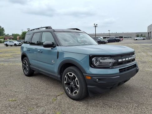 Used 2023 Ford Bronco Sport Outer Banks w/ Tech Package AWD/4WD image 3