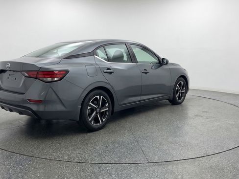 Used 2025 Nissan Sentra SV image 9