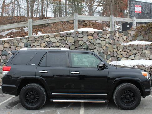 Used 2011 Toyota 4Runner SR5 image 5