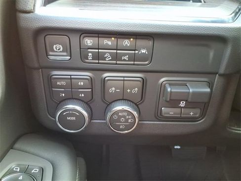 New 2026 Chevrolet Suburban Premier w/ Sun And Tow Package image 14