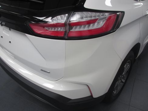 Certified 2023 Ford Edge SEL w/ Convenience Package AWD/4WD image 11