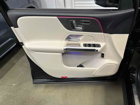 Used 2020 Mercedes-Benz GLB 250 image 59