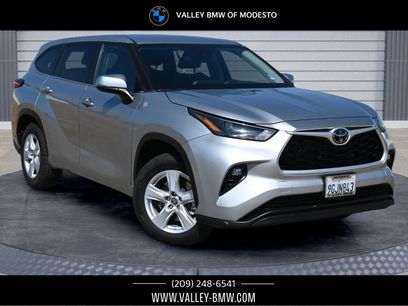 Used 2023 Toyota Highlander LE