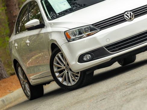 Used 2014 Volkswagen Jetta SEL image 25