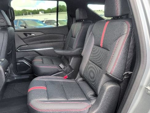 Used 2024 Chevrolet Traverse RS w/ LPO, Floor Liner Package AWD/4WD image 40