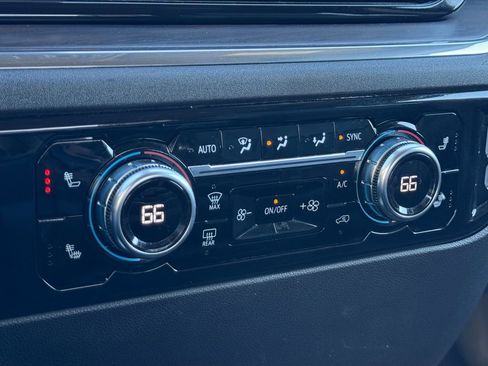 Used 2024 GMC Sierra 1500 SLT image 5