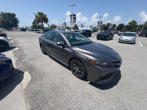 Used 2021 Toyota Camry SE FWD image 15