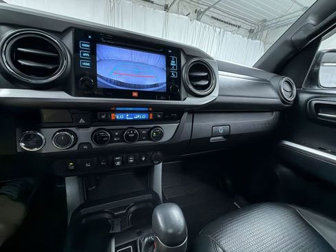 Certified 2018 Toyota Tacoma Limited AWD/4WD image 20