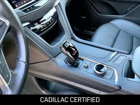 Used 2023 Cadillac XT5 Luxury w/ LPO, Floor Liner Package AWD/4WD image 15