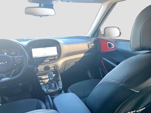 Used 2025 Kia Soul GT-Line image 24
