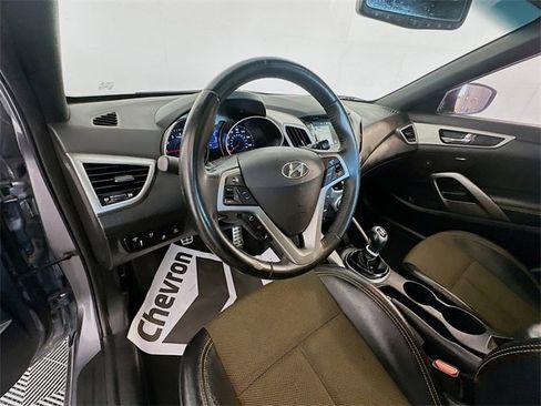 Used 2016 Hyundai Veloster w/ Option Group 03 image 9