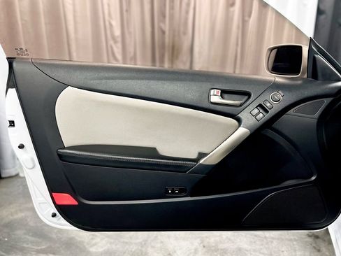 Used 2016 Hyundai Genesis 3.8 image 26