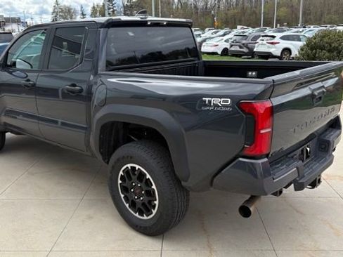 Used 2024 Toyota Tacoma TRD Off-Road image 5