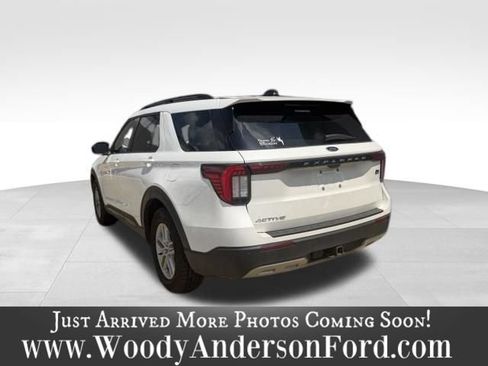 Used 2026 Ford Explorer Active w/ Active Comfort Package RWD image 4