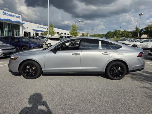 Used 2025 Honda Accord SE image 6