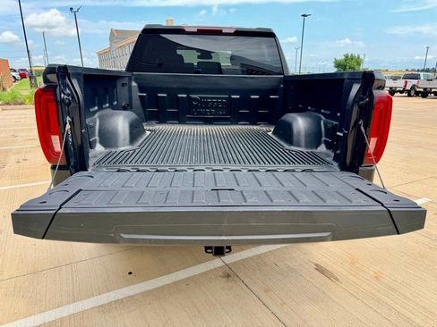 Used 2025 GMC Sierra 1500 SLT AWD/4WD image 12