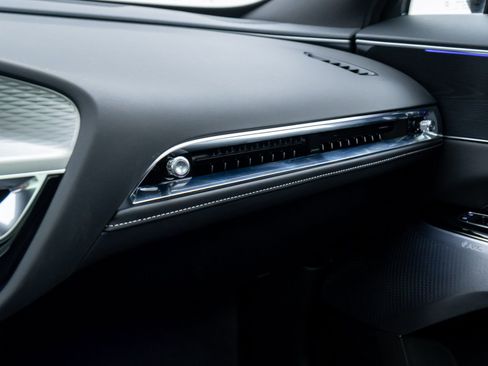 Used 2025 Cadillac Lyriq Luxury w/ LPO, Floor Liner Package AWD/4WD image 34