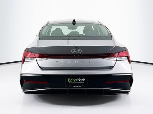 Used 2025 Hyundai Elantra SEL FWD image 7