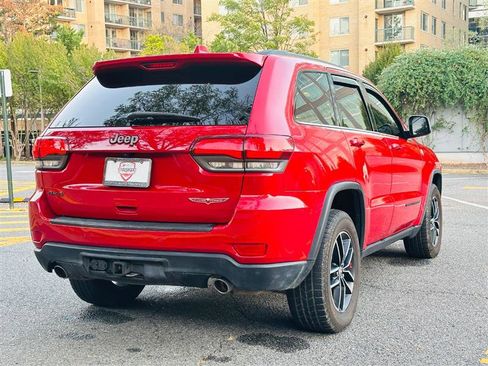 Used 2017 Jeep Grand Cherokee Trailhawk image 9