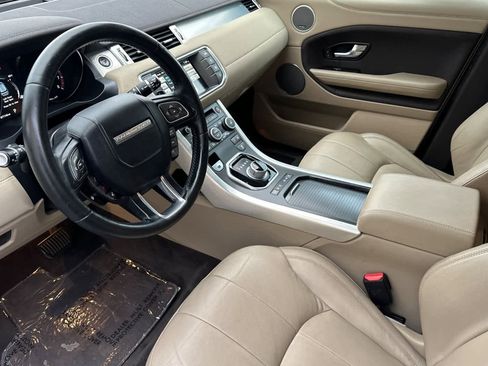 Used 2016 Land Rover Range Rover Evoque SE image 11